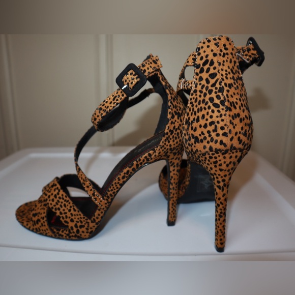 That's A Wrap Buckle Stiletto Heels SIZE 8.5 - Picture 4 of 5